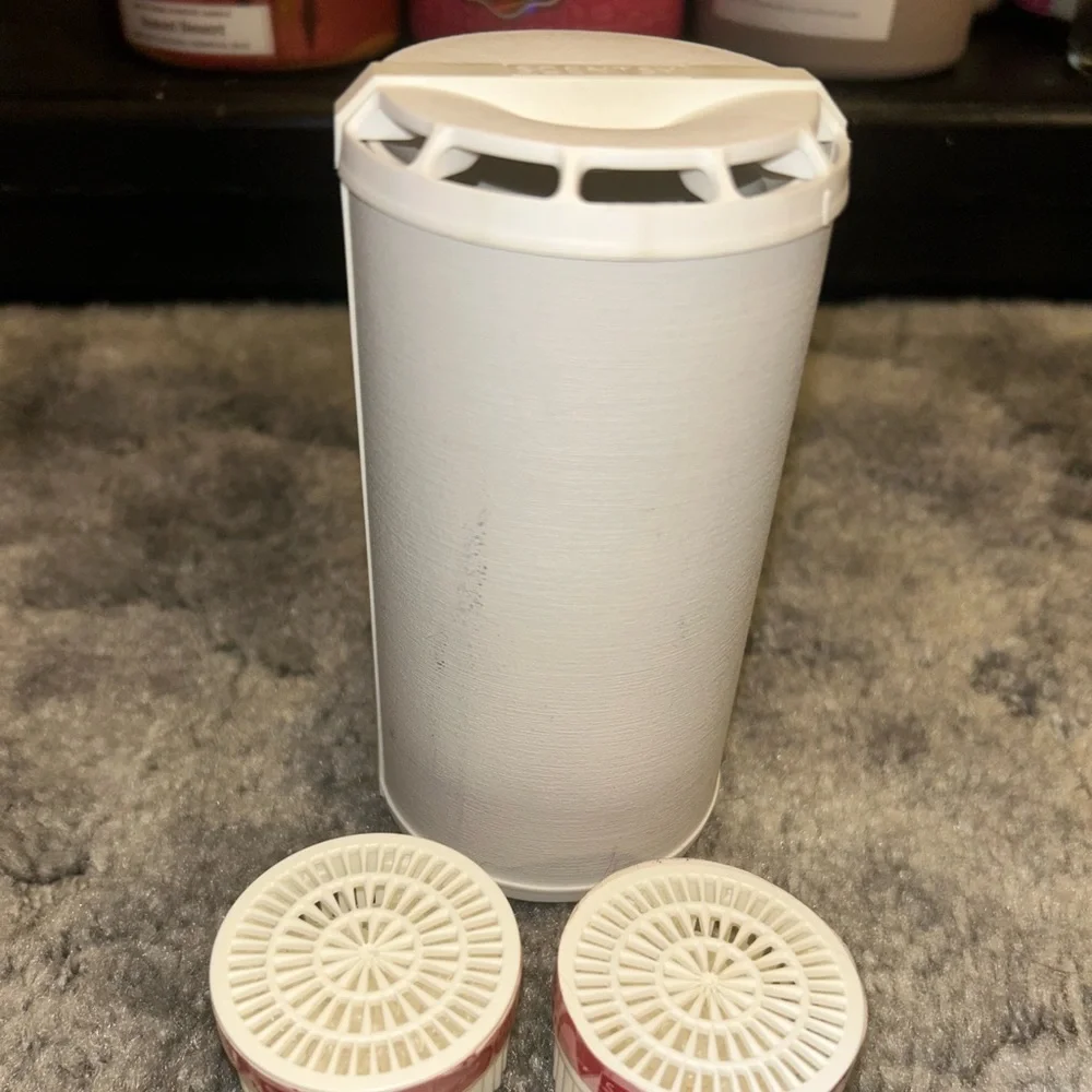 Scentsy Go Solid White Portable Diffuser With Pods